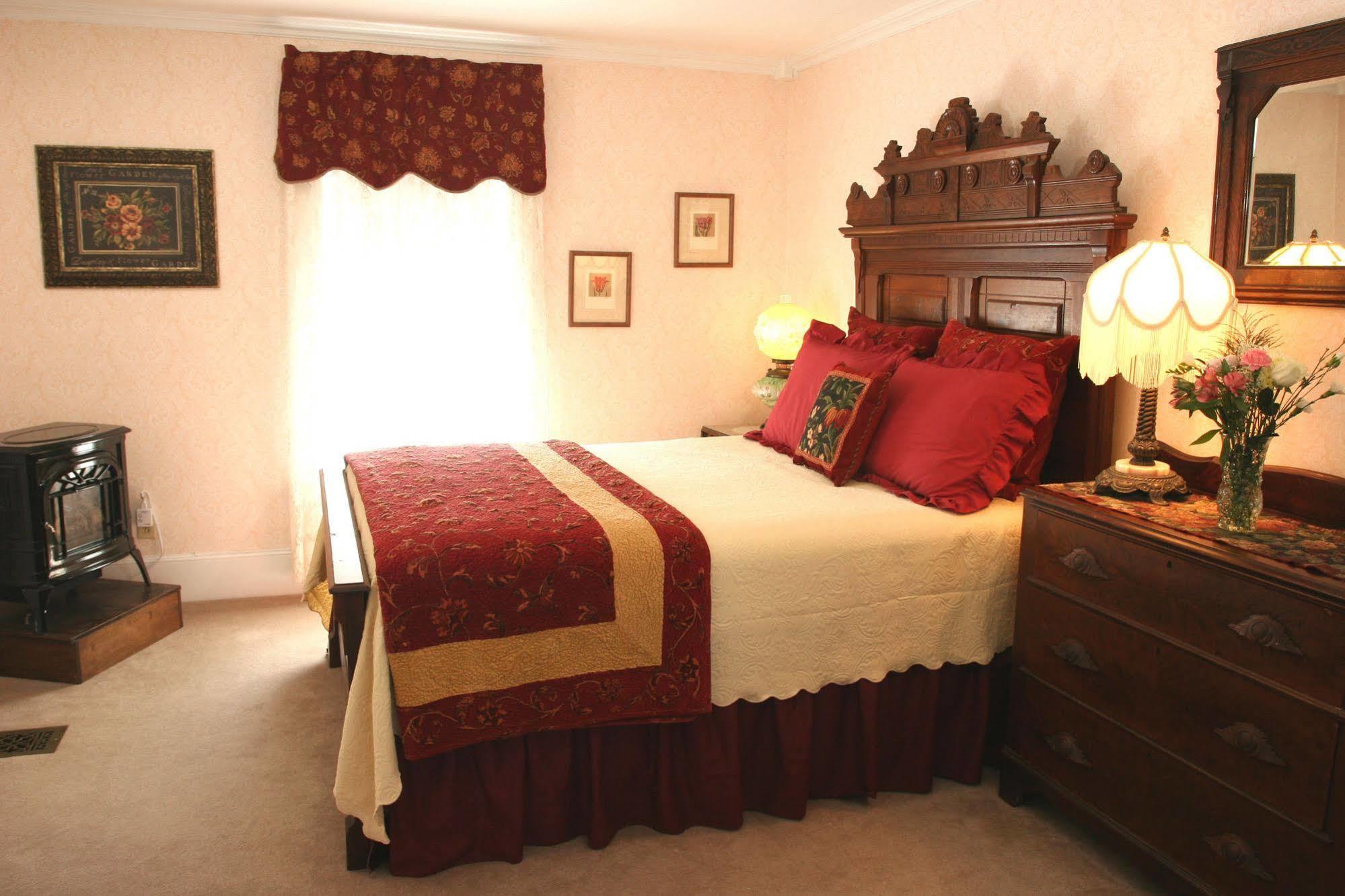 Isaiah Jones Homestead Bed And Breakfast Sandwich Buitenkant foto